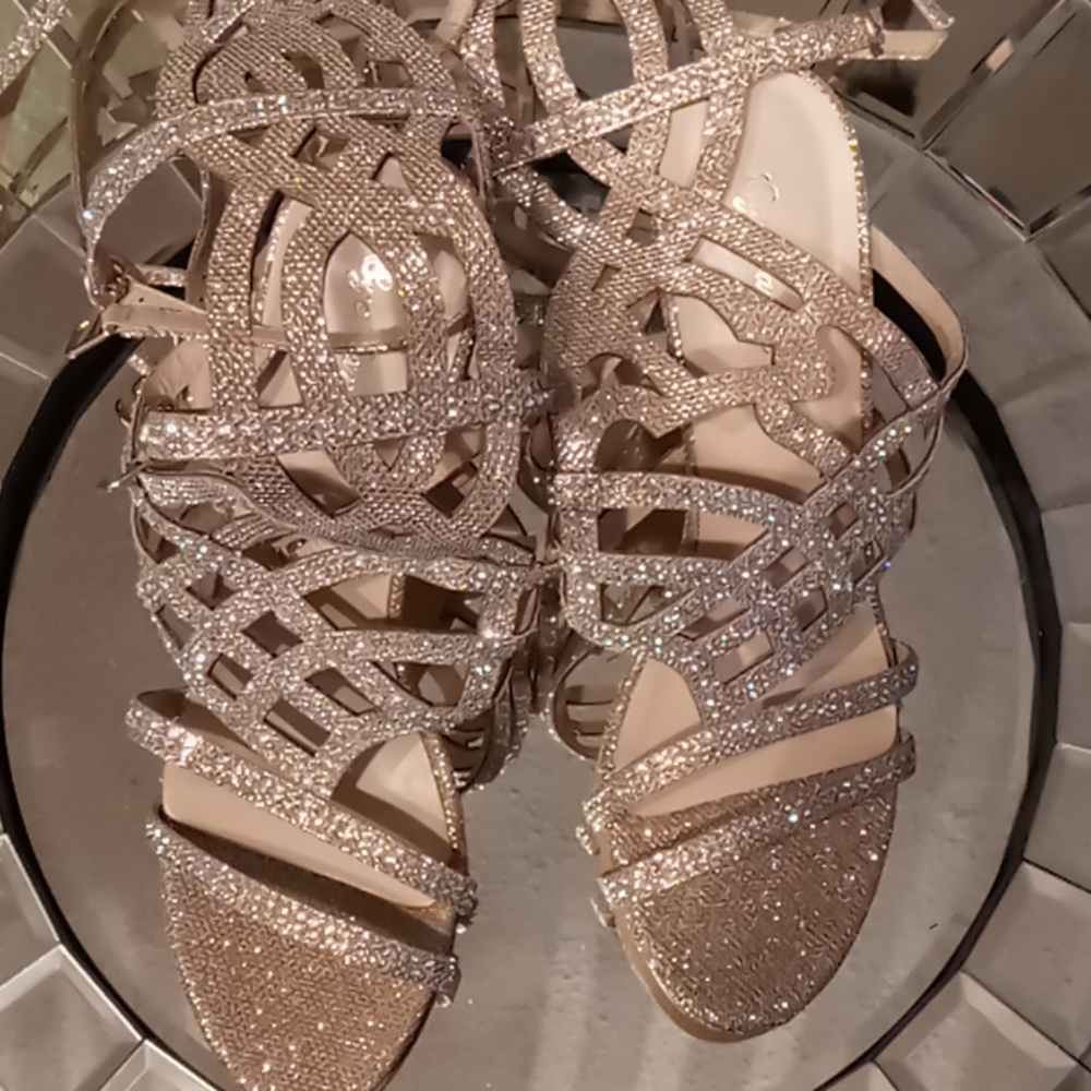 Heels - Picture 2 of 7